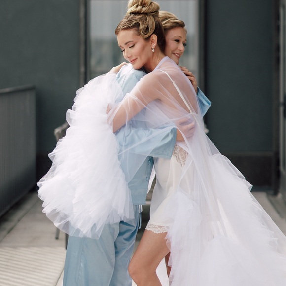 Elegant White Ruffled Robe - Picture 3 of 4
